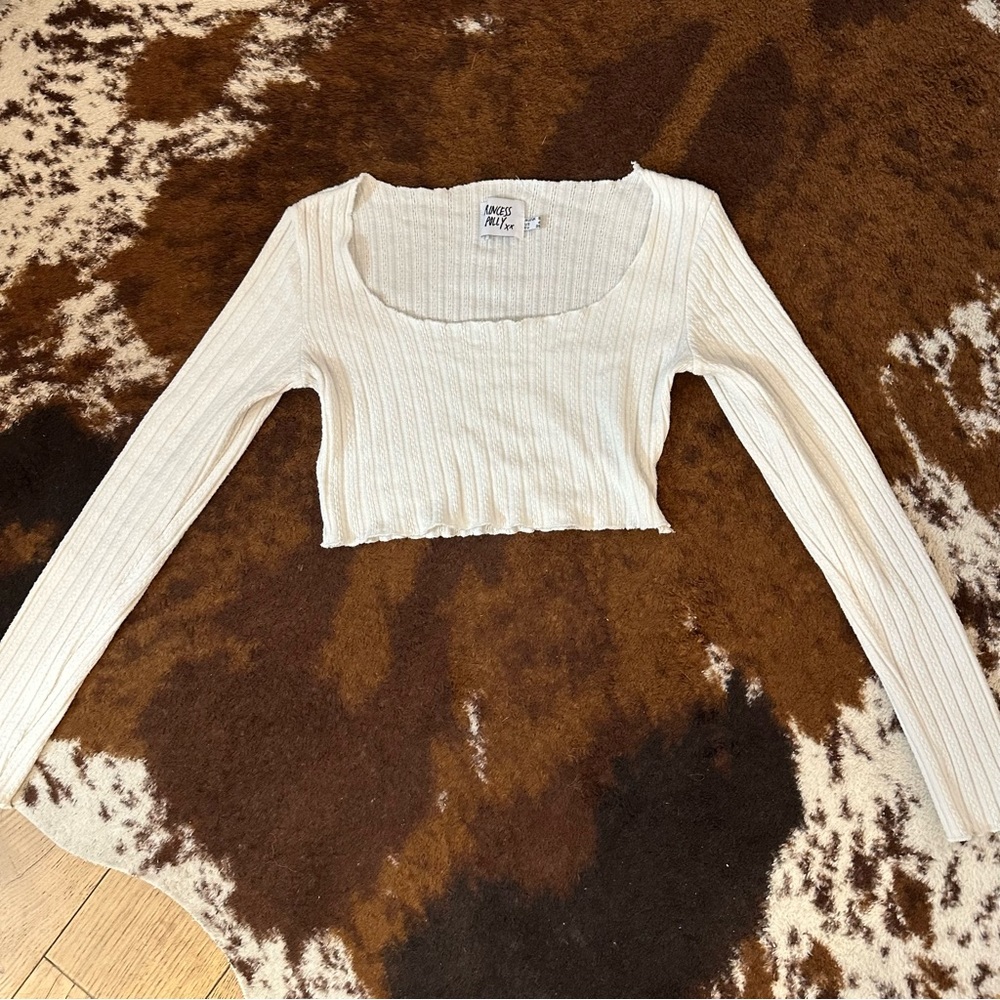 White crop top long sleeves